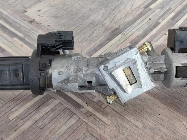 Замок зажигания  DISCOVERY 3 L319 05-09