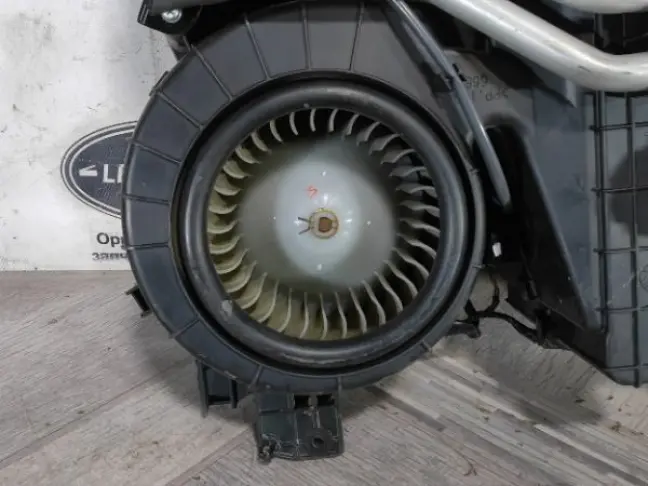 Корпус печки задний DISCOVERY 3 L319 2.7