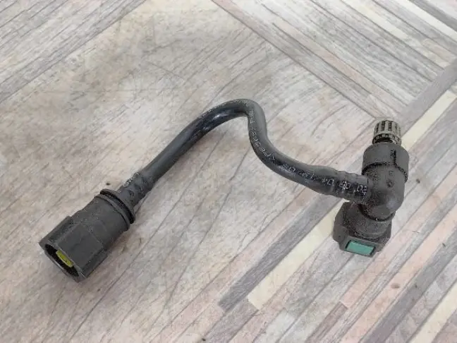 Топливная трубка  DISCOVERY 3 L319 2.7