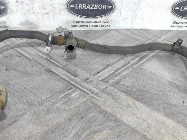 Патрубок системы охлаждения DISCOVERY 3 L319 2.7