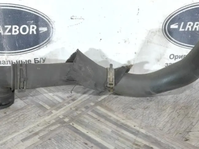 Патрубок системы охлаждения DISCOVERY 3 L319 2.7