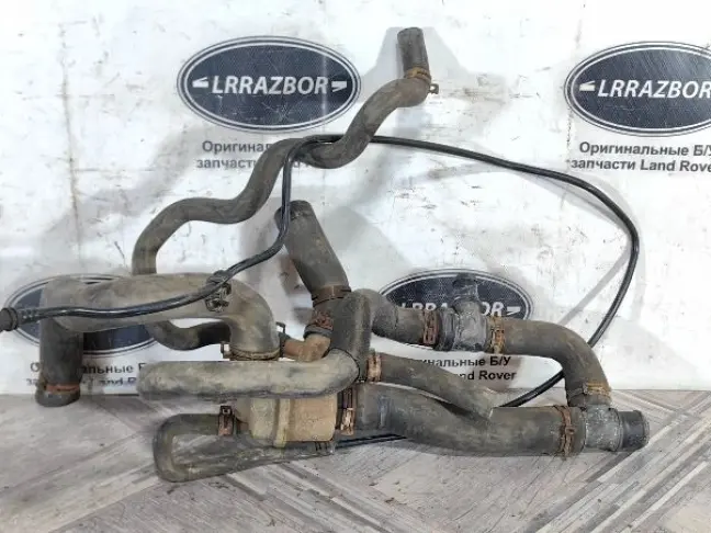 Патрубок системы охлаждения DISCOVERY 3 L319 2.7