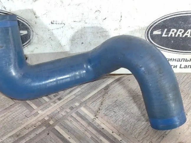 Патрубок интеркулера левый DISCOVERY 3 L319 2.7