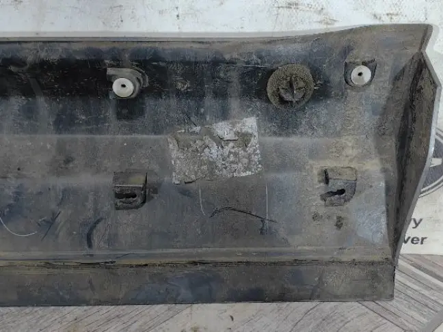 Молдинг задний правый Land Rover Freelander 2