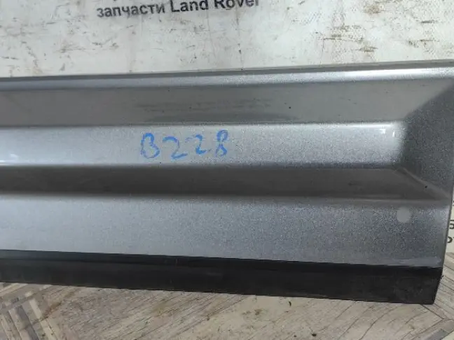 Молдинг задний правый Land Rover Freelander 2