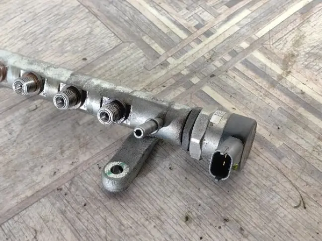 Топливная рампа Land Rover Freelander 2 2.2 224DT