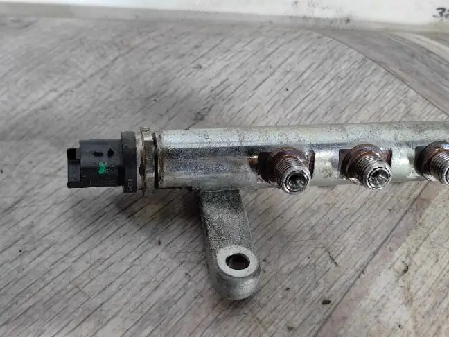 Топливная рампа Land Rover Freelander 2 2.2 224DT