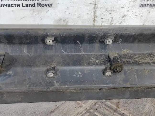 Молдинг левый передний Land Rover Freelander 2