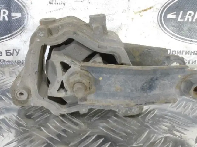 Подушка двигателя нижняя Land Rover Freelander 2