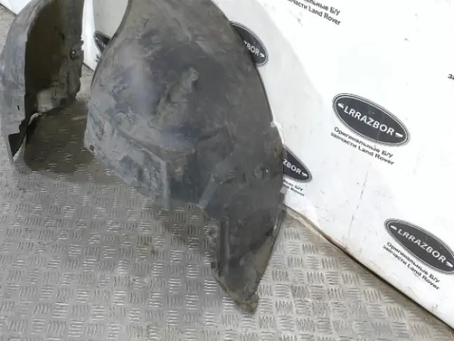 Подкрылок левый передний Land Rover Freelander 2