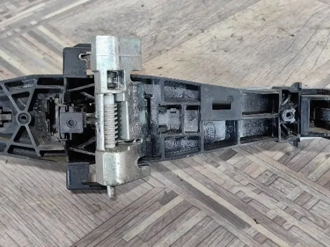 Ручка задняя левая Land Rover Freelander 2 L359