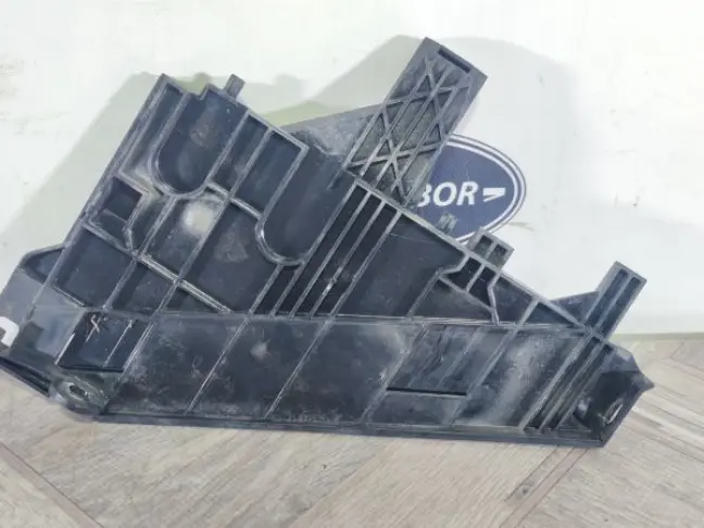 Площадка фары правая Land Rover Freelander 2 2.2