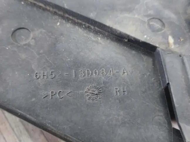 Площадка фары правая Land Rover Freelander 2 2.2