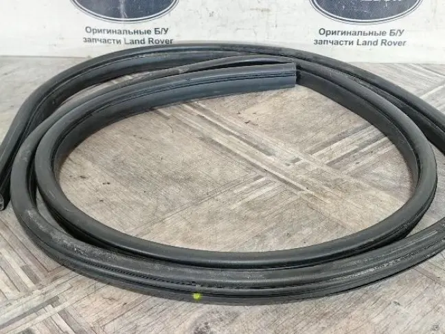 Уплотнитель двери передний Land Rover Freelander 2