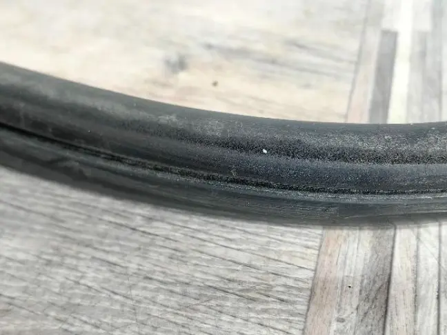 Уплотнитель двери передний Land Rover Freelander 2