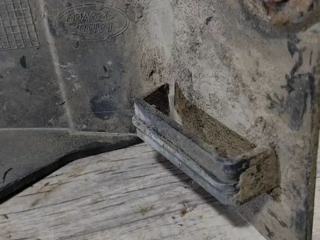 Молдинг крыла левый Land Rover Freelander 2 2.2