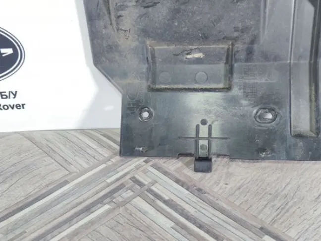 Кронштейн бампера задний  Land Rover Freelander 2