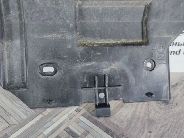 Кронштейн бампера задний  Land Rover Freelander 2