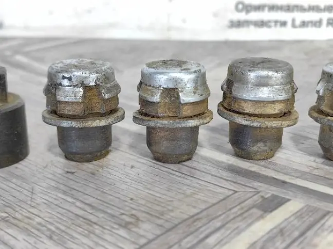 Секретка на колеса комплект Range Rover L322 L320