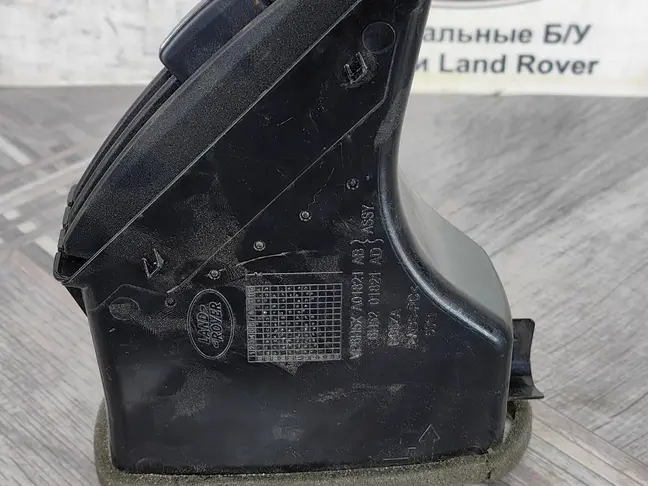 Дефлектор левый центр Land Rover Freelander 2 2.2