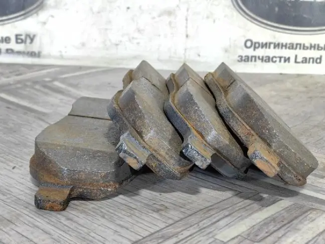 Колодки передние DISCOVERY 3 L319 2.7