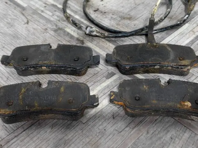 Колодки тормозные задние DISCOVERY 3 L319 2.7