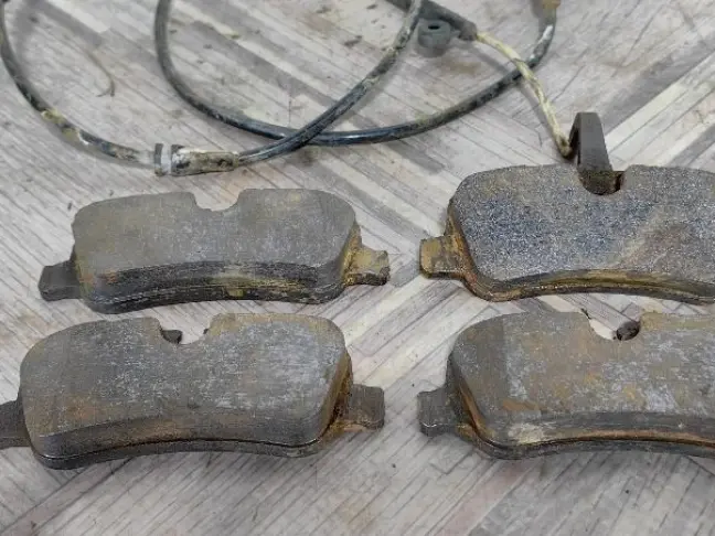 Колодки тормозные задние DISCOVERY 3 L319 2.7