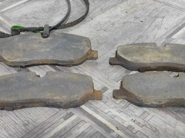 Колодки передние DISCOVERY 3 L319 2.7