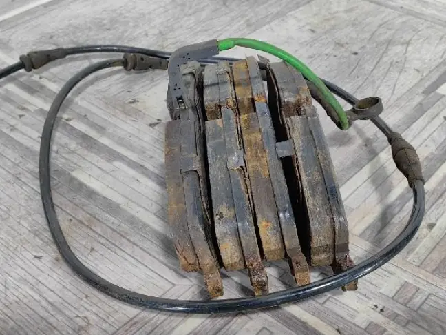 Колодки передние DISCOVERY 3 L319 2.7