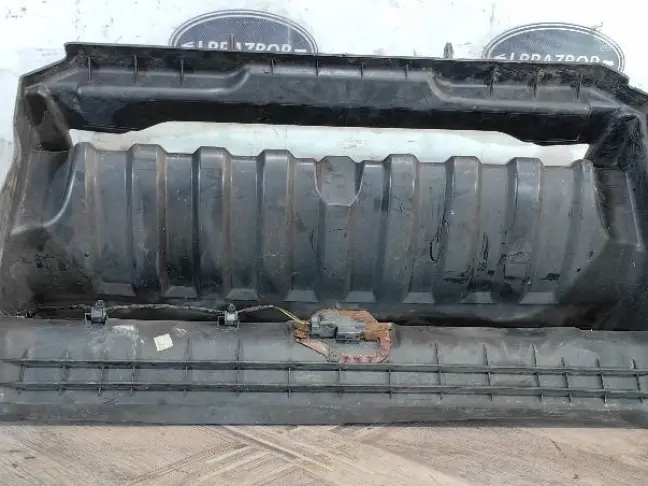 Диффузор радиатора  DISCOVERY 3 L319 4.4 448PN