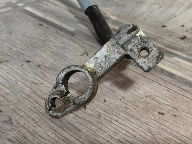 Клемма минус DISCOVERY 3 L319 05-09