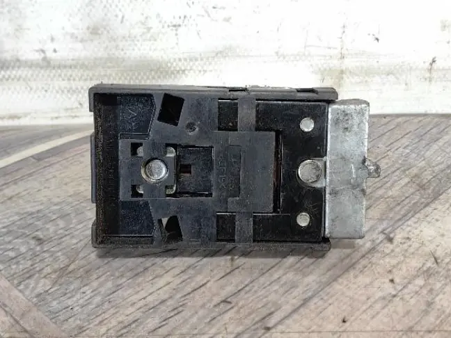 Клемма аккумулятора Land Rover Discovery 3 L319