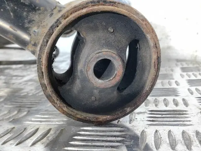 Рычаг задний верхний левый DISCOVERY 3 L319 05-14