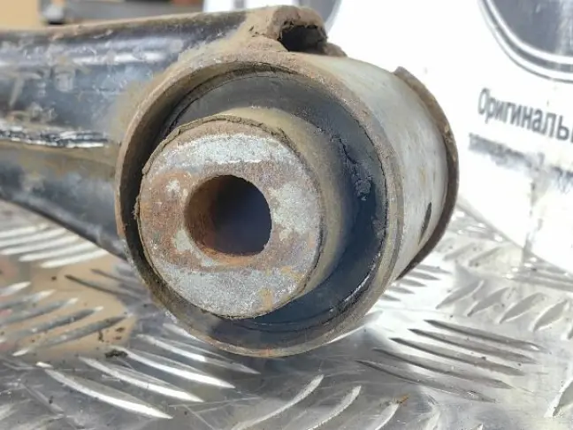 Рычаг передний нижний правый DISCOVERY 3/4 L319