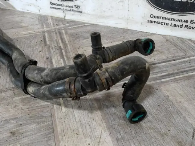 Патрубок охлаждения Discovery 3 4.4 448PN