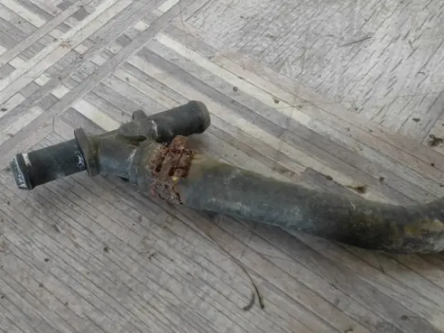 Патрубок радиатора верхний Range Rover 4.4 448PN