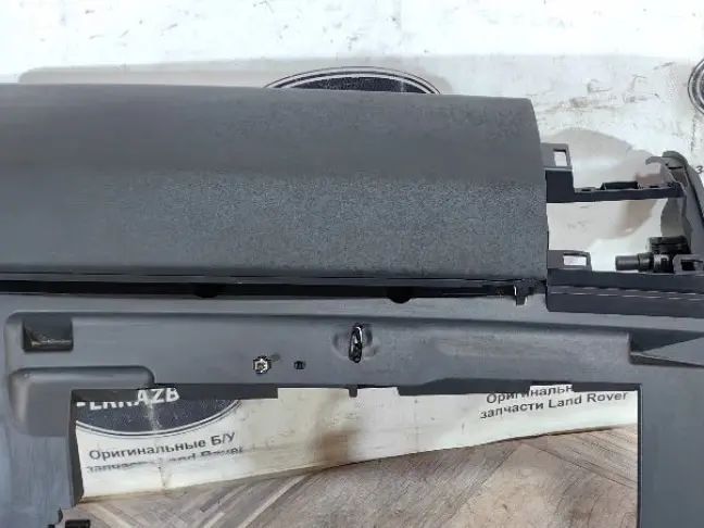 Бардачок верхний с каркасом DISCOVERY 4 L319