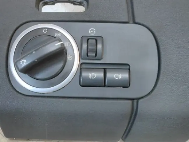 Вставка в торпеду левая DISCOVERY 4 L319