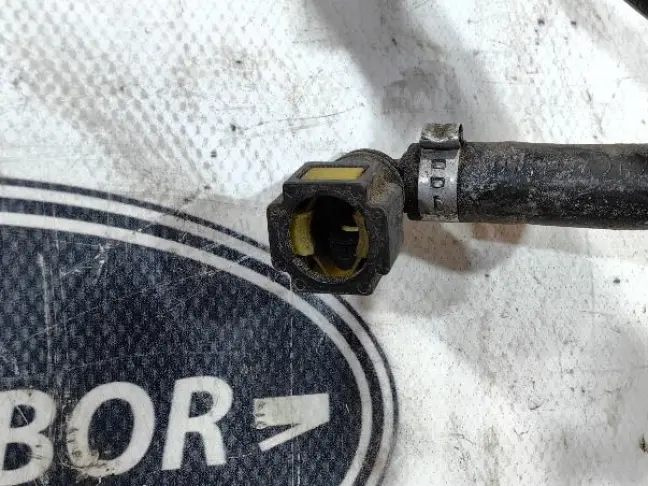 Топливная трубка  DISCOVERY 3 L319 2.7