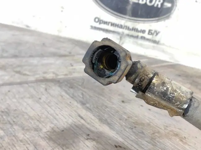 Топливная трубка  DISCOVERY 3 L319 2.7