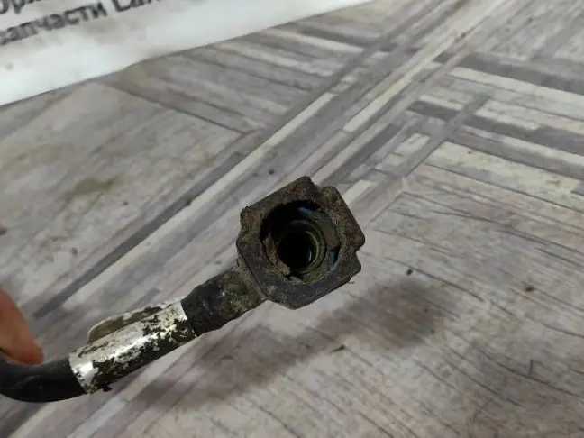 Топливная трубка  DISCOVERY 3 L319 2.7