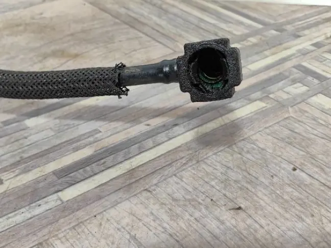 Трубка подающая топлива DISCOVERY 3 2.7 дизель