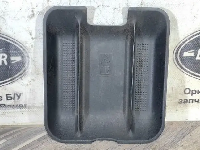 Вставка в подлокотник Land Rover Discovery 3 L319