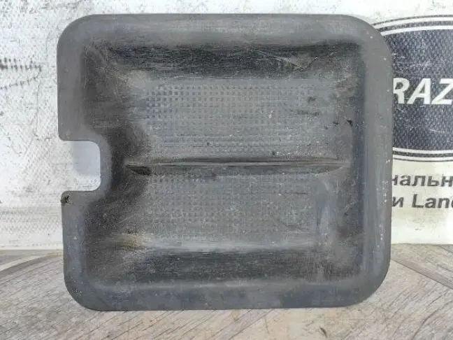 Вставка в подлокотник Land Rover Discovery 3 L319