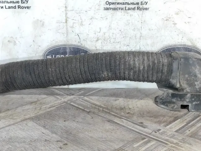 Воздушный патрубок Land Rover Discovery 3 L319