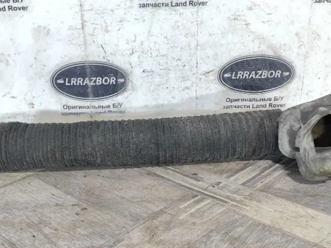 Воздушный патрубок Land Rover Discovery 3 L319
