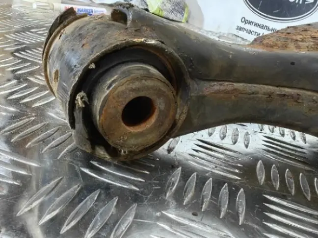 Рычаг передний нижний правый DISCOVERY 3/4 L319