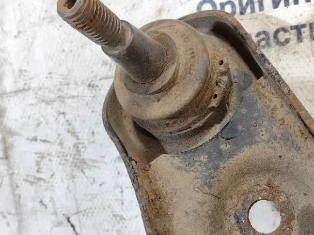 Рычаг передний верхний левый DISCOVERY 3/4 L319