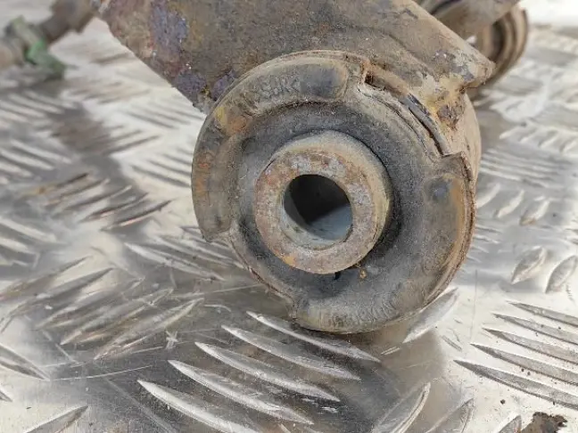 Рычаг передний верхний левый DISCOVERY 3/4 L319