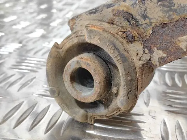 Рычаг передний верхний левый DISCOVERY 3/4 L319